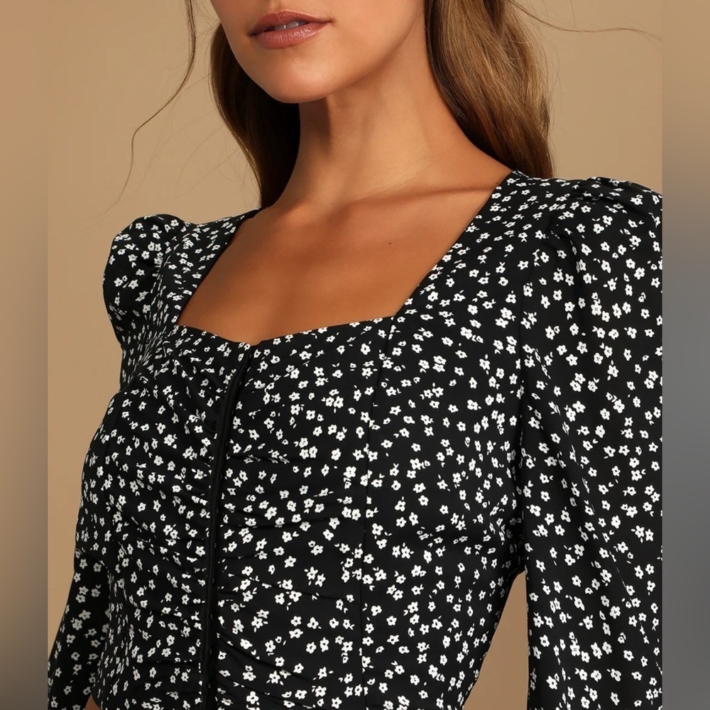 Lulu’s Black Floral Print Puff Shoulder Top Women’s Size Small - Picture 1 of 9